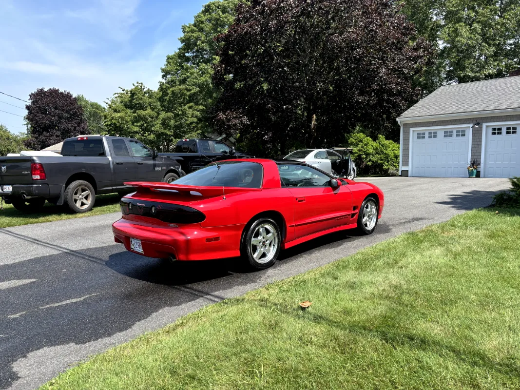 Pontiac Firebird Trans Am - Photo 2